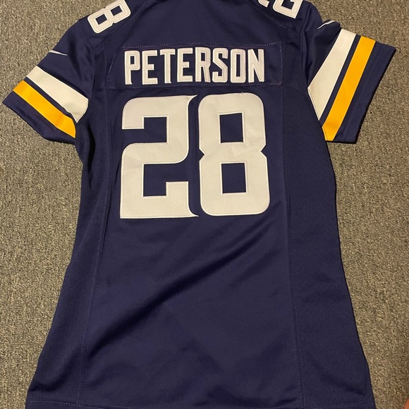 Ladies Minnesota Vikings Adrian Peterson jersey - Picture 2 of 2